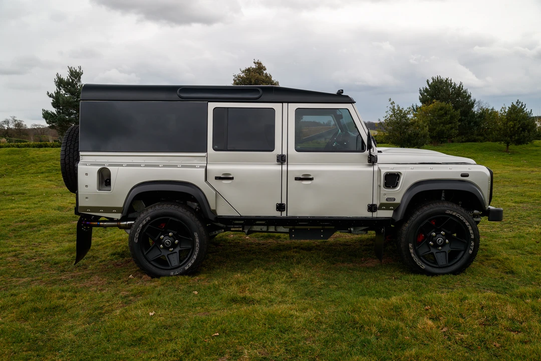 2011 Land Rover Defender 110 - Image 8 of 31