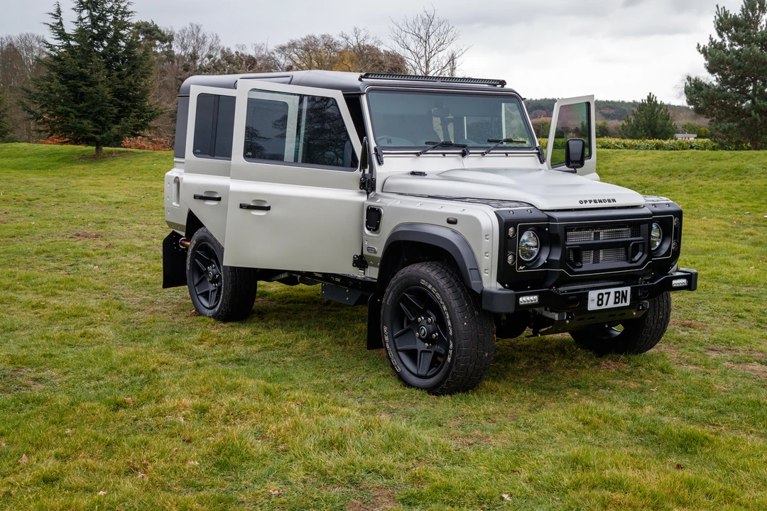 2011 Land Rover Defender 110 - Image 16 of 31