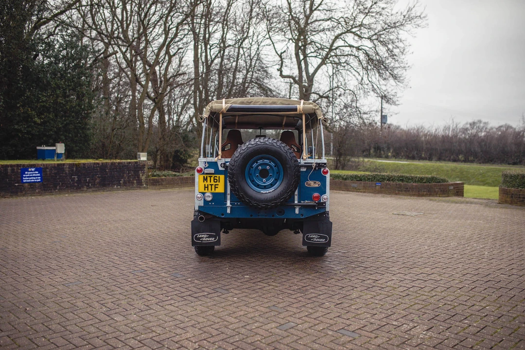 2011 Land Rover Defender 110 - Image 16 of 31