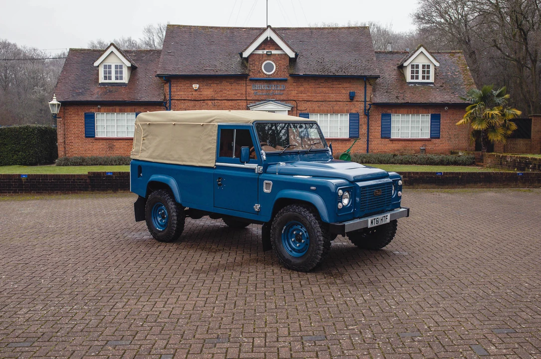 2011 Land Rover Defender 110 - Image 22 of 31