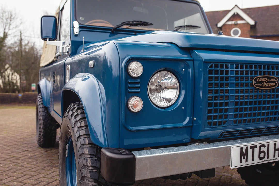 2011 Land Rover Defender 110 - Image 23 of 31