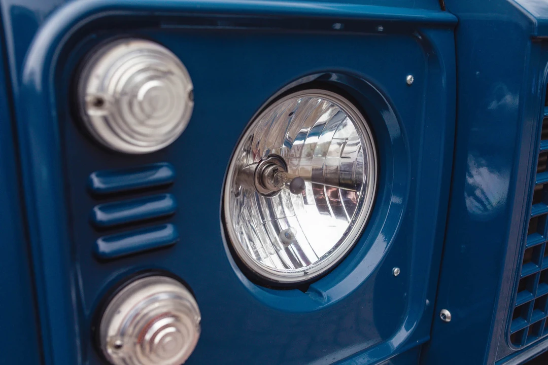 2011 Land Rover Defender 110 - Image 25 of 31