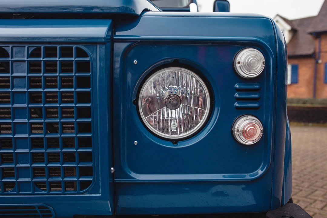 2011 Land Rover Defender 110 - Image 28 of 31
