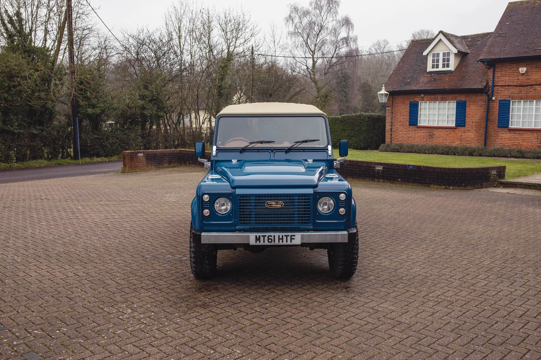 2011 Land Rover Defender 110 - Image 6 of 31
