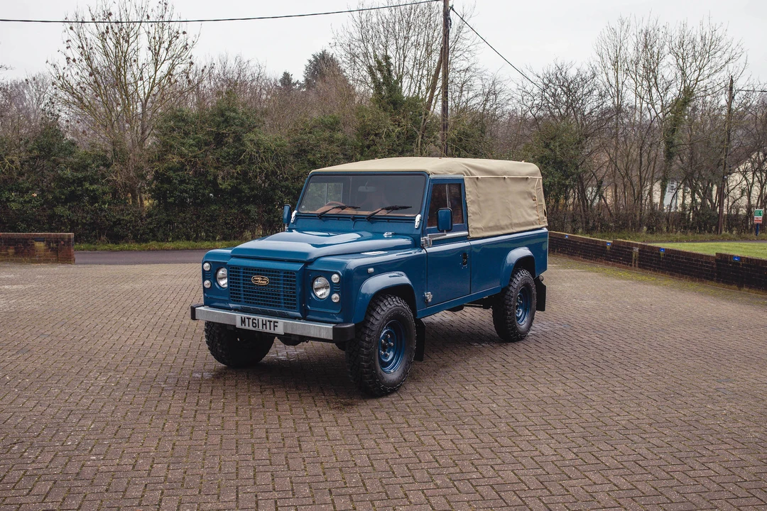 2011 Land Rover Defender 110 - Image 4 of 31