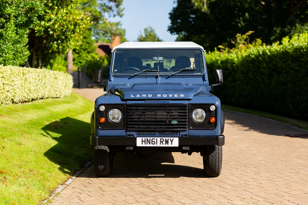 2011 Land Rover Defender 110 - Image 4 of 31