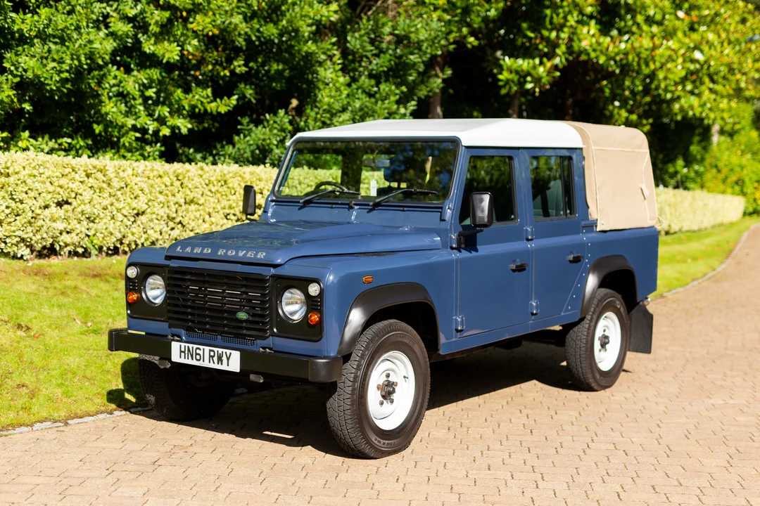 2011 Land Rover Defender 110 - Image 5 of 31