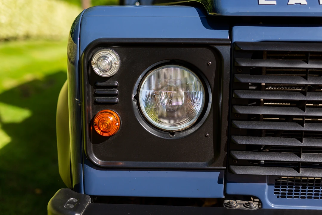 2011 Land Rover Defender 110 - Image 17 of 31