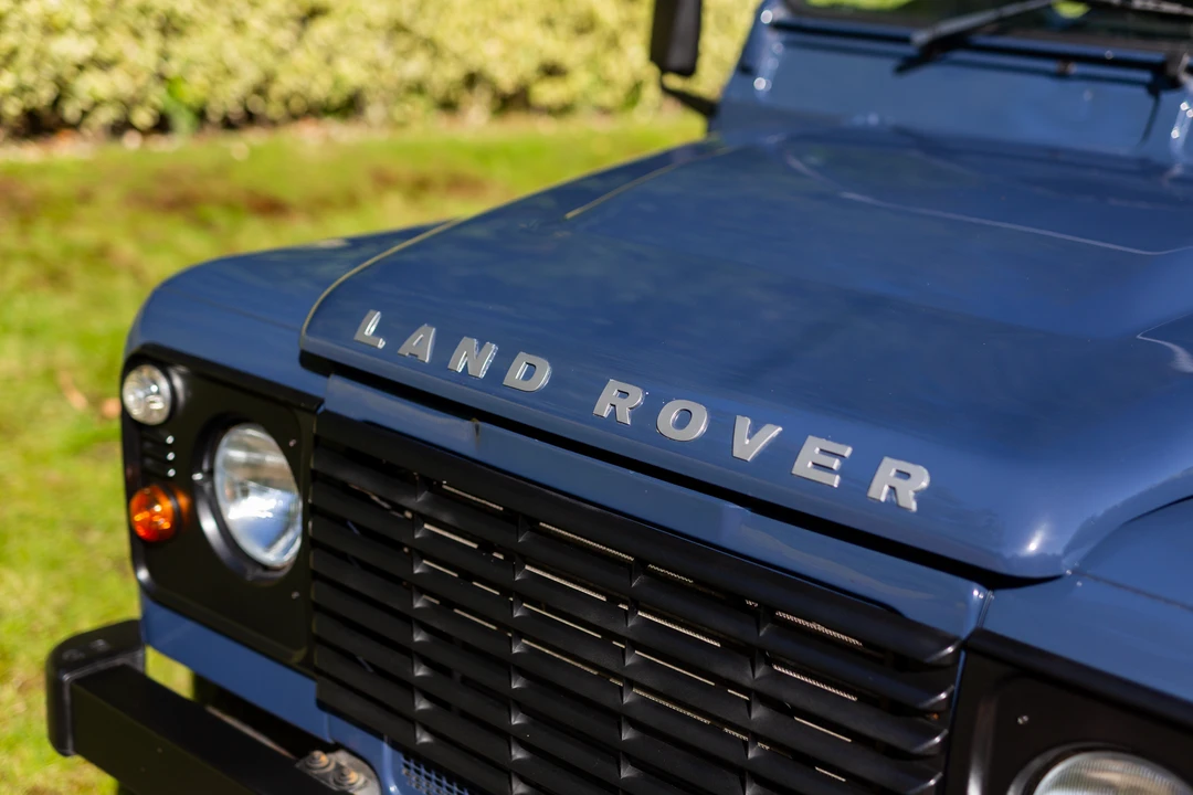 2011 Land Rover Defender 110 - Image 19 of 31