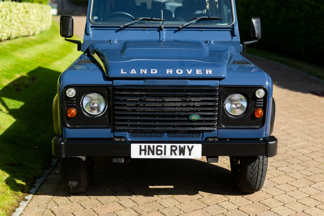2011 Land Rover Defender 110 - Image 22 of 31