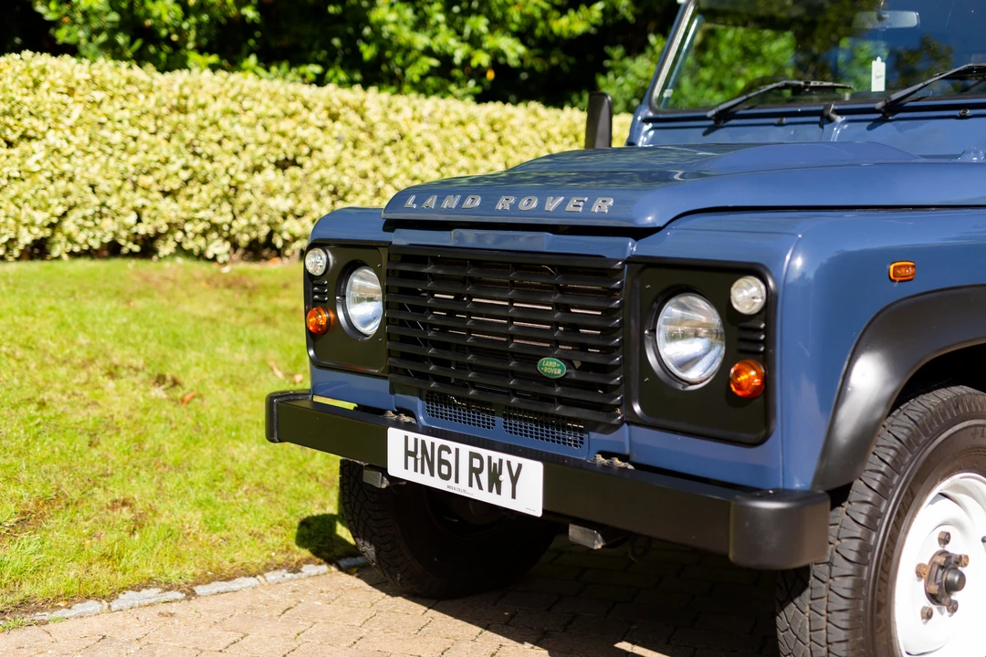 2011 Land Rover Defender 110 - Image 24 of 31