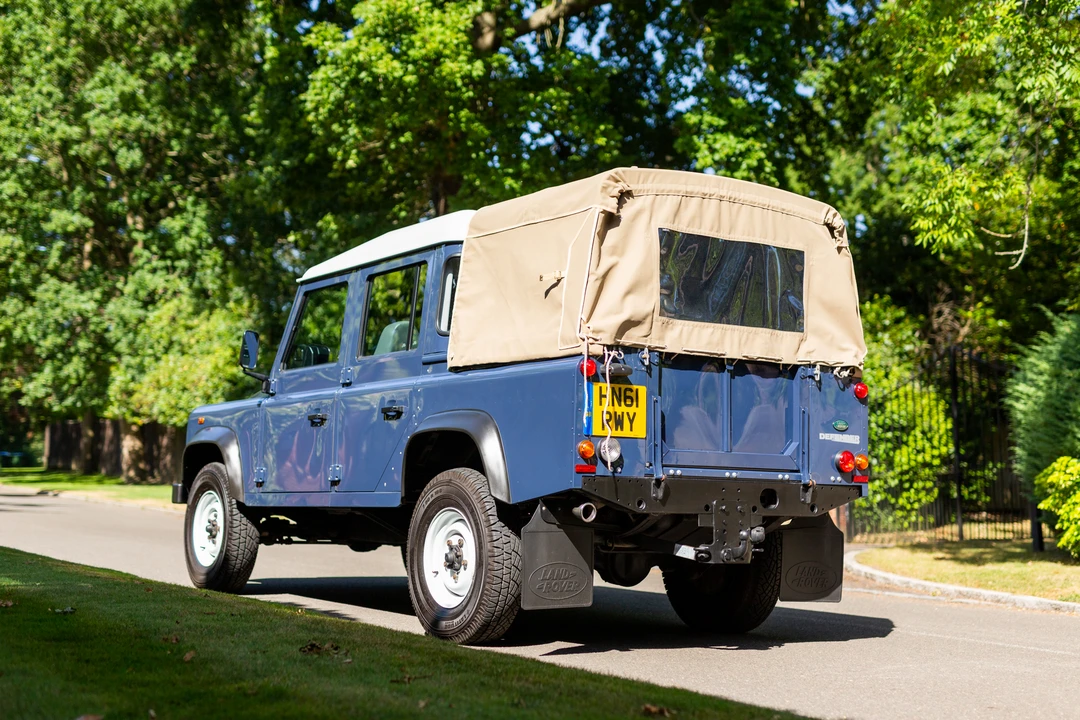 2011 Land Rover Defender 110 - Image 7 of 31
