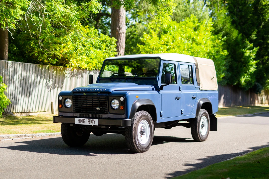 2011 Land Rover Defender 110 - Image 9 of 31