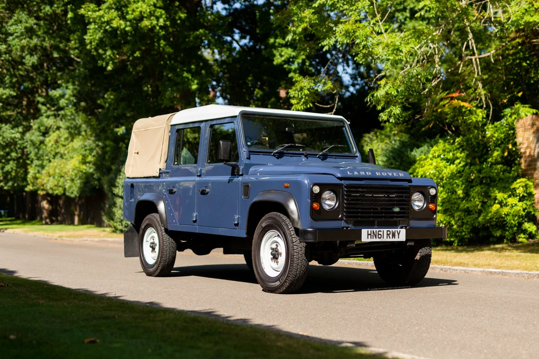 2011 Land Rover Defender 110 - Image 11 of 31