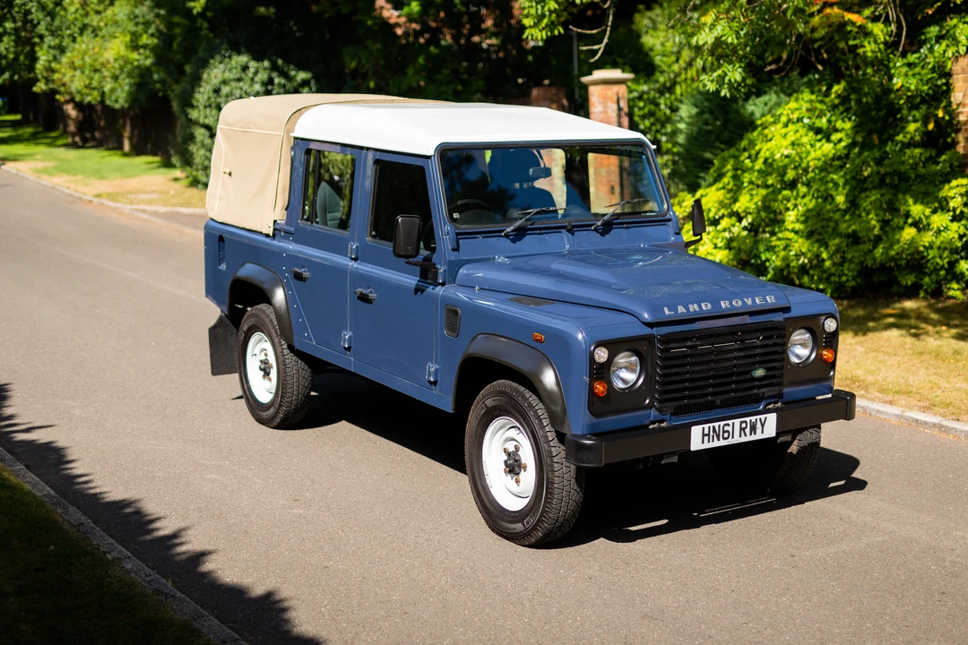2011 Land Rover Defender 110 - Image 12 of 31