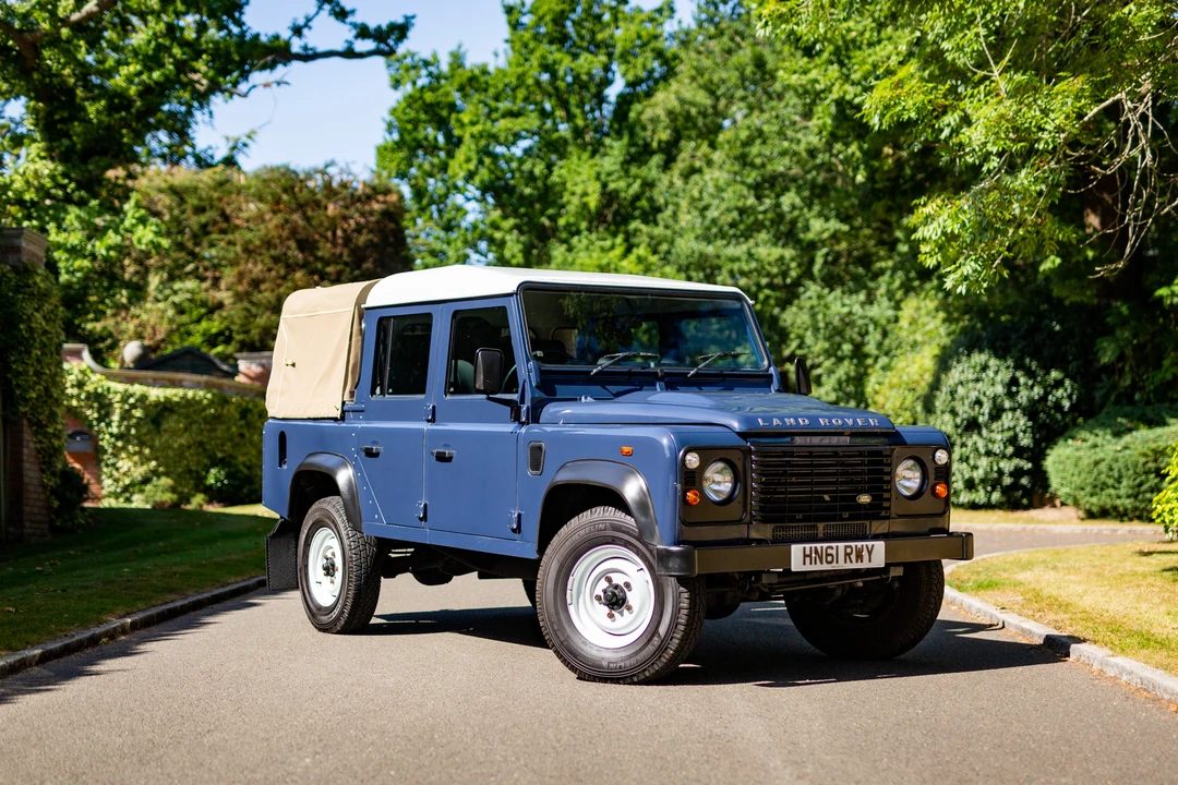 2011 Land Rover Defender 110 - Image 16 of 31