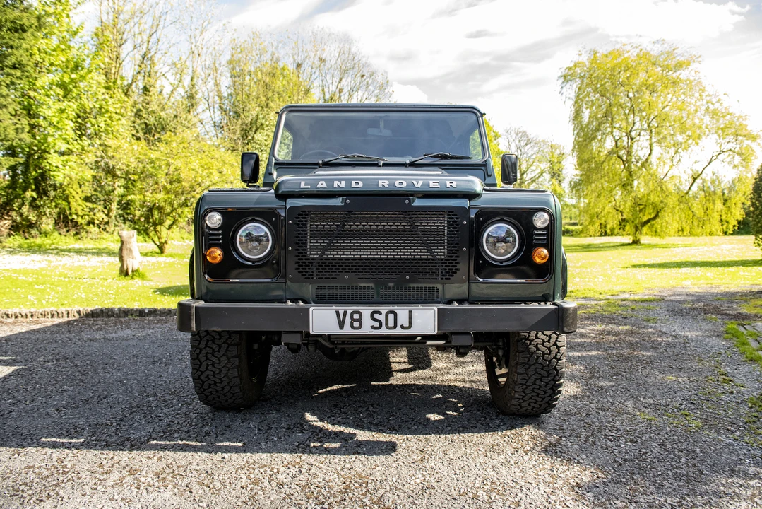 2011 Land Rover Defender 110 - Image 25 of 31