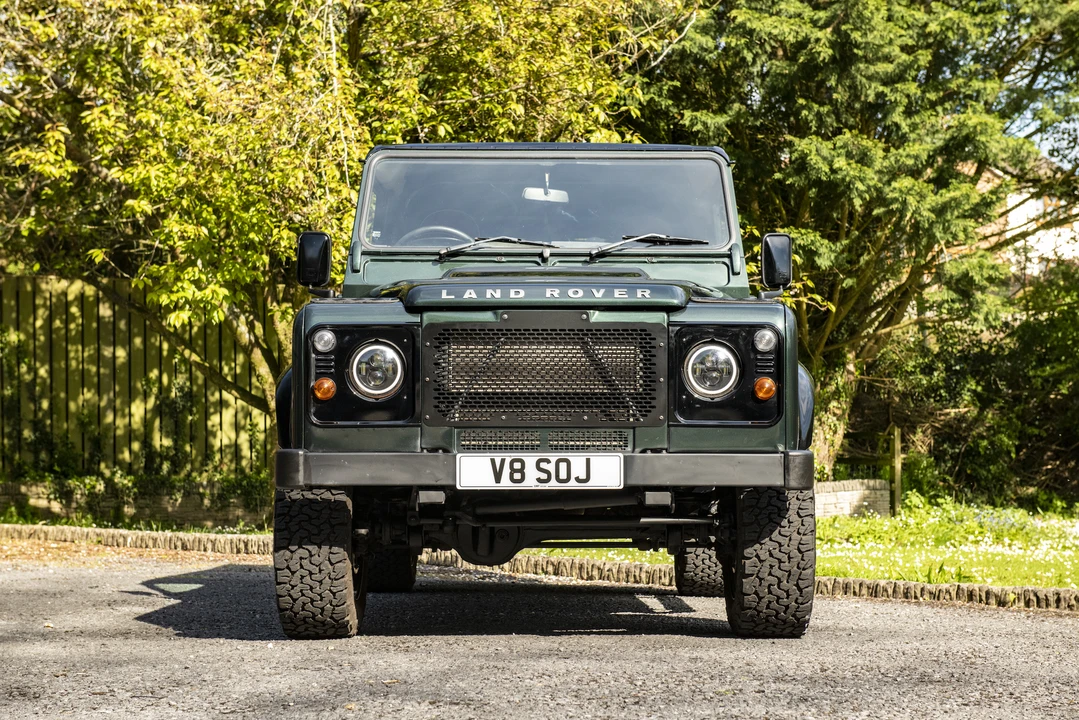 2011 Land Rover Defender 110 - Image 11 of 31