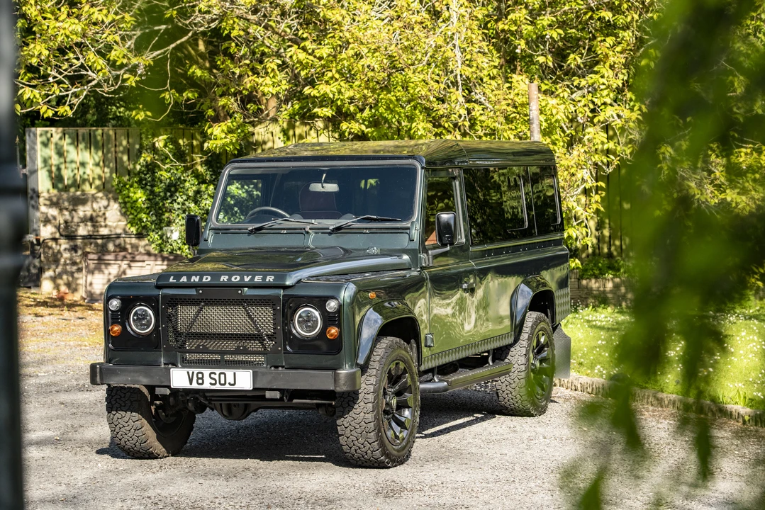 2011 Land Rover Defender 110 - Image 28 of 31