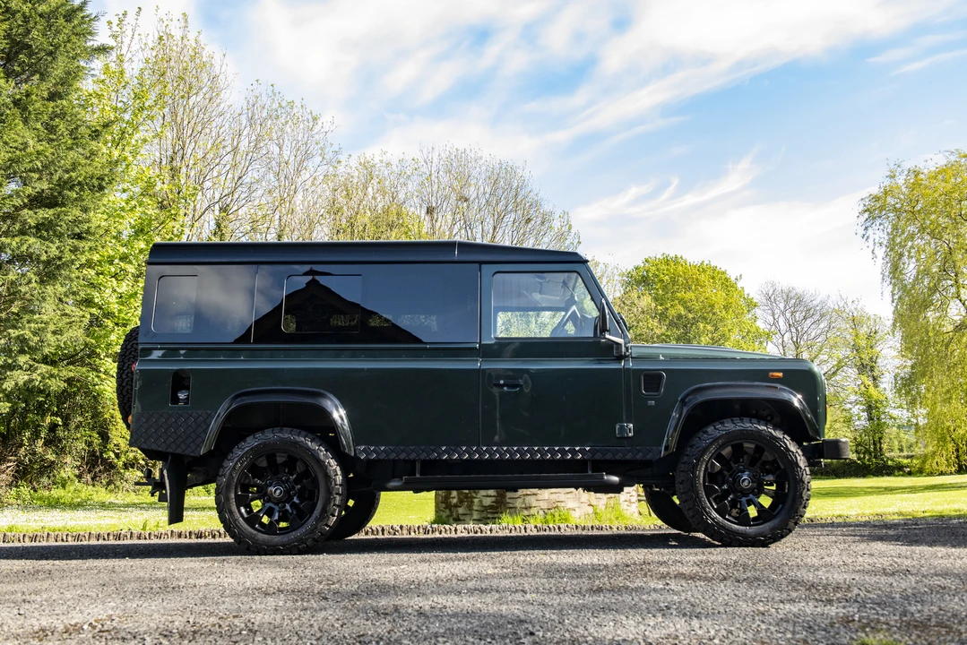2011 Land Rover Defender 110 - Image 6 of 31