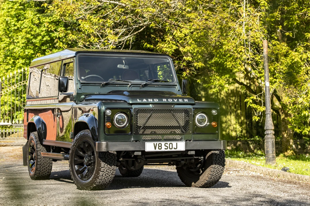 2011 Land Rover Defender 110 - Image 12 of 31