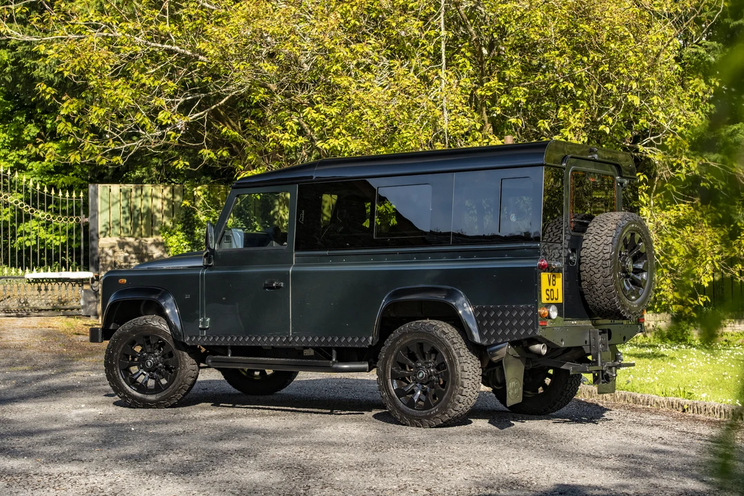 2011 Land Rover Defender 110 - Image 22 of 31
