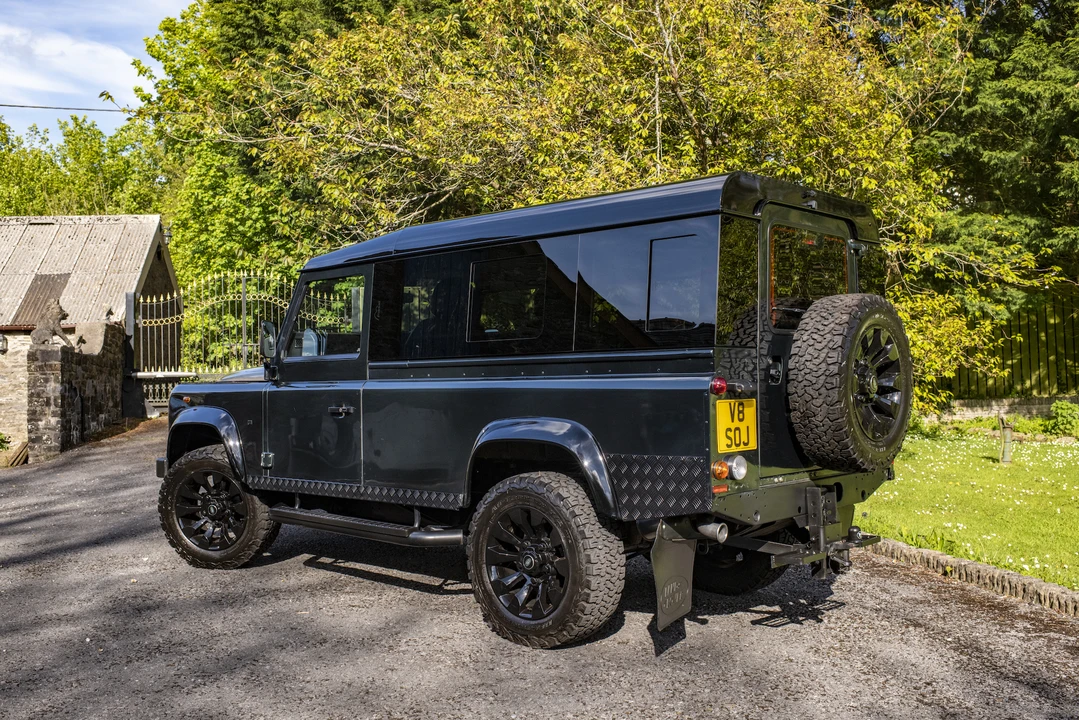 2011 Land Rover Defender 110 - Image 8 of 31