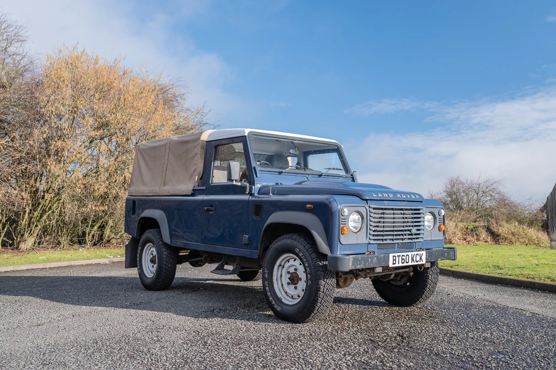 2011 Land Rover Defender 110 - Image 3 of 31