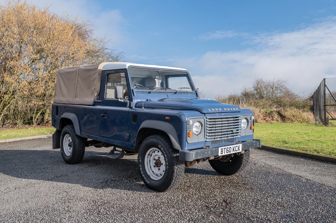 2011 Land Rover Defender 110 - Image 4 of 31