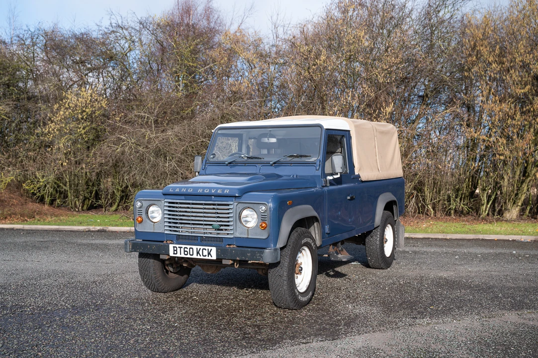 2011 Land Rover Defender 110 - Image 7 of 31