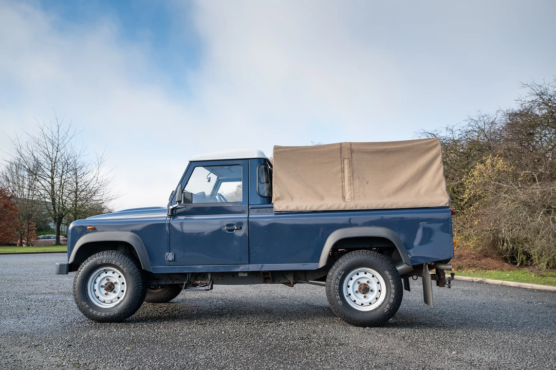 2011 Land Rover Defender 110 - Image 12 of 31