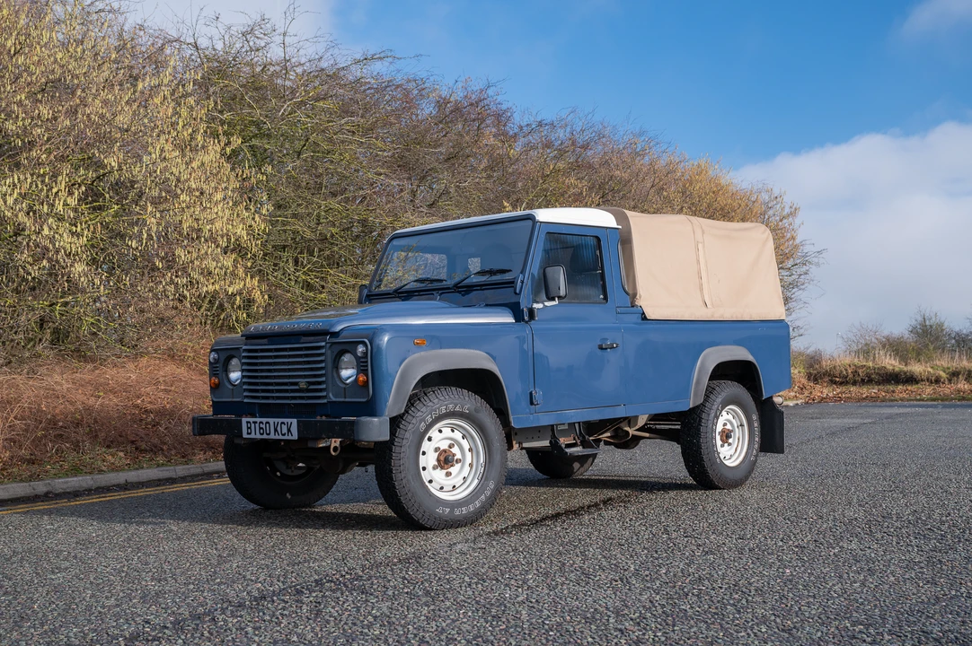 2011 Land Rover Defender 110 - Image 9 of 31