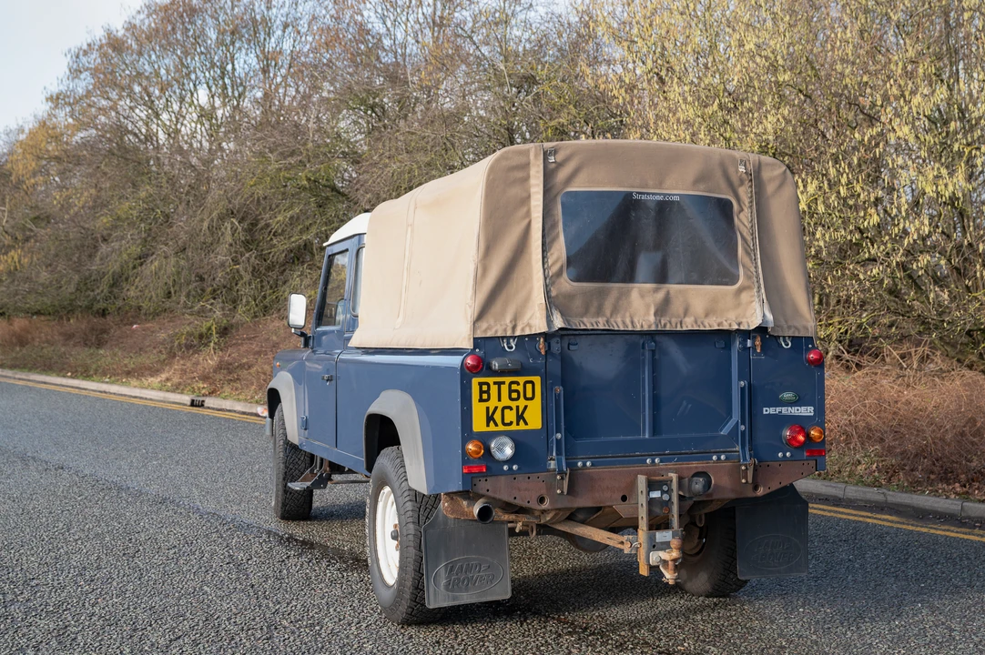 2011 Land Rover Defender 110 - Image 13 of 31
