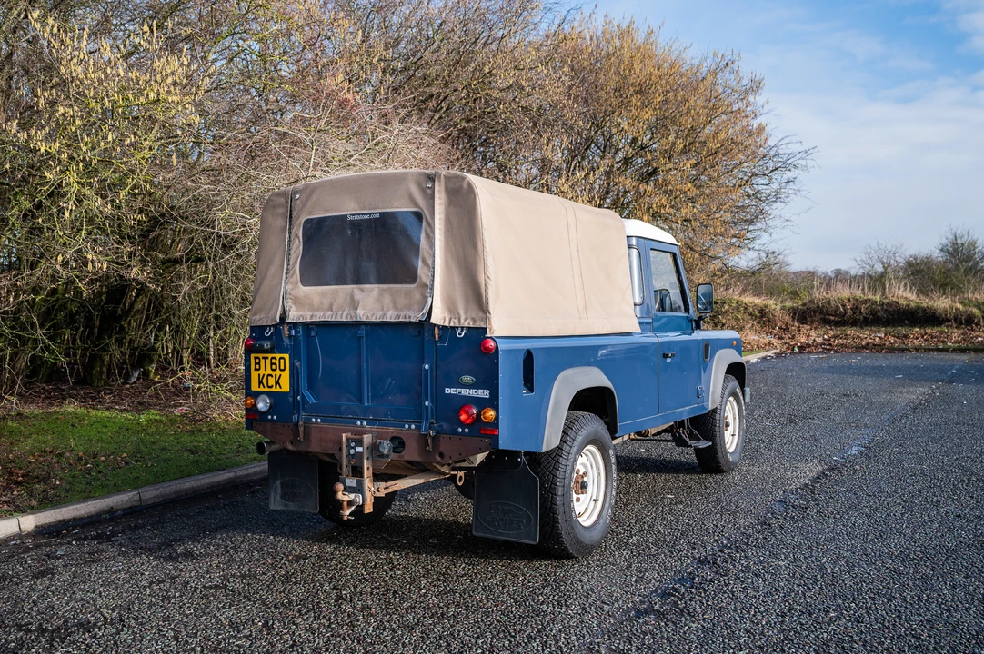 2011 Land Rover Defender 110 - Image 20 of 31
