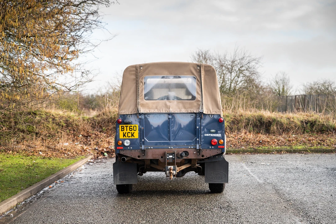 2011 Land Rover Defender 110 - Image 15 of 31