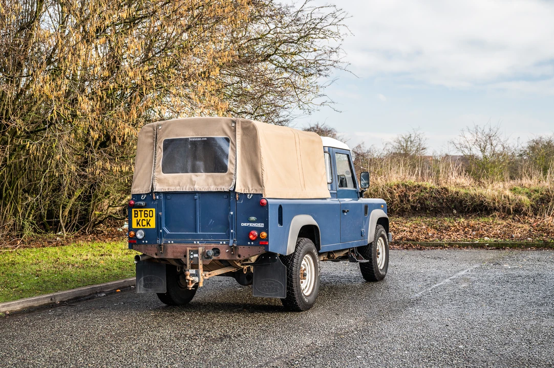 2011 Land Rover Defender 110 - Image 16 of 31