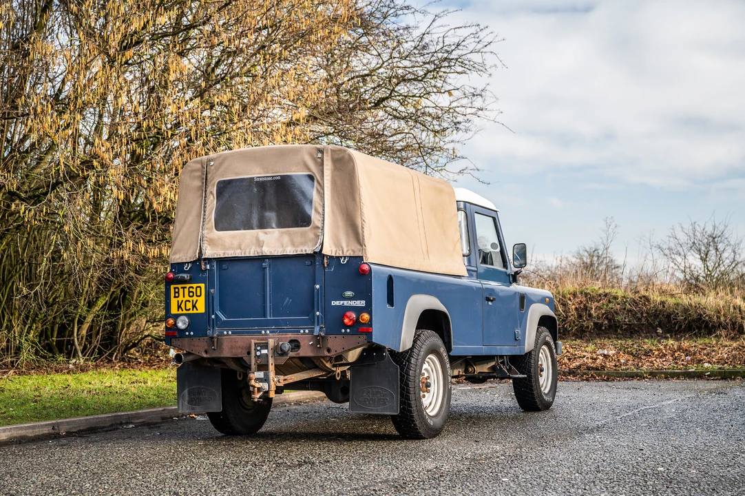 2011 Land Rover Defender 110 - Image 18 of 31