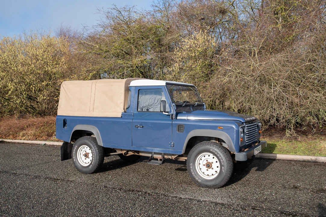 2011 Land Rover Defender 110 - Image 26 of 31