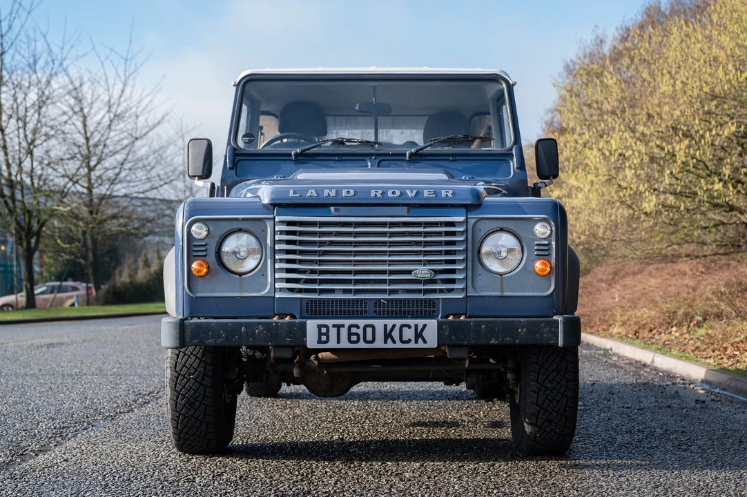 2011 Land Rover Defender 110 - Image 5 of 31
