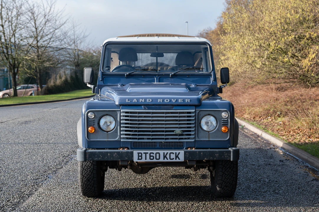 2011 Land Rover Defender 110 - Image 6 of 31