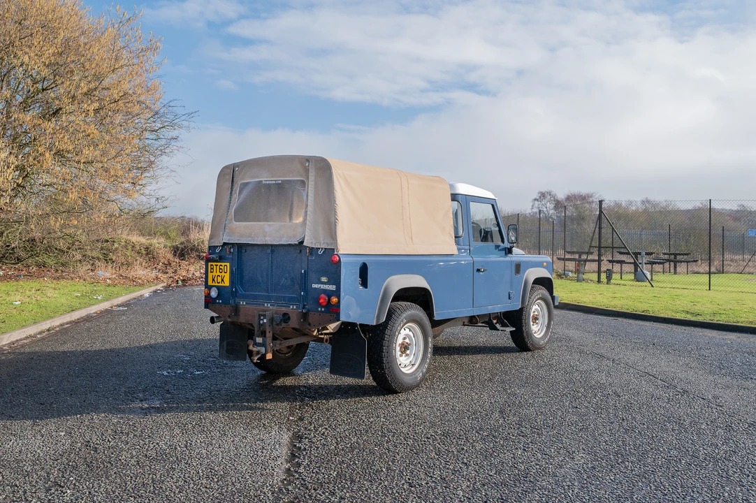 2011 Land Rover Defender 110 - Image 21 of 31