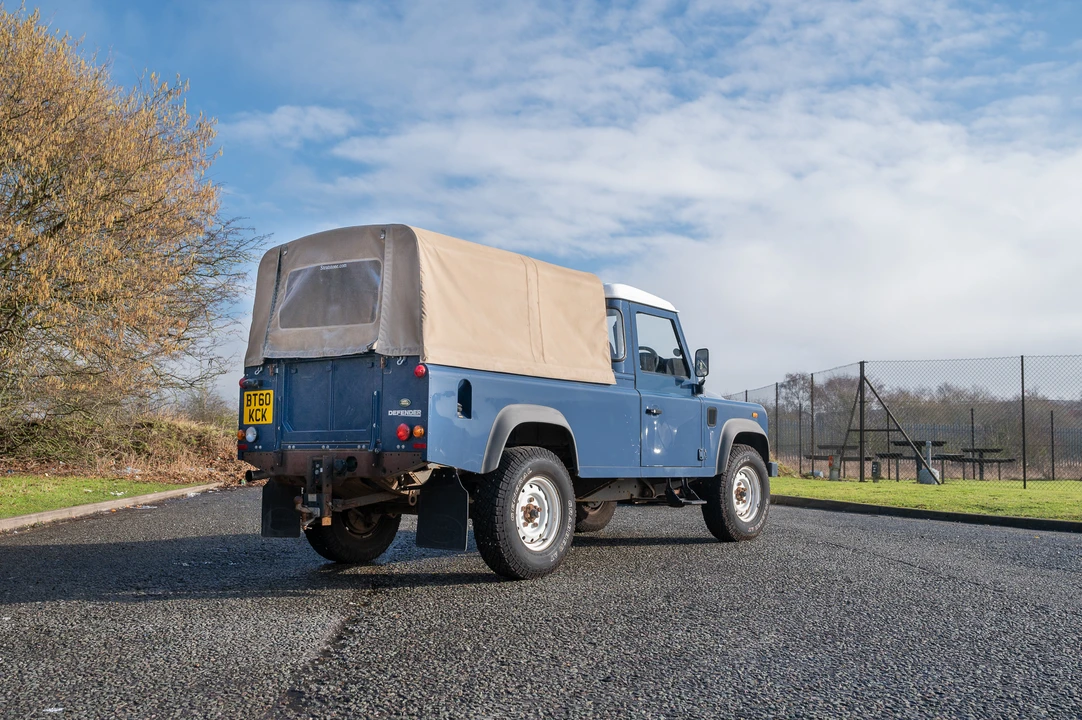2011 Land Rover Defender 110 - Image 22 of 31