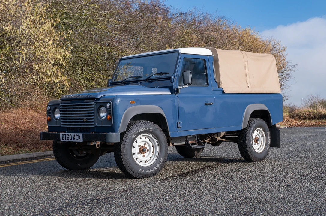 2011 Land Rover Defender 110 - Image 2 of 31