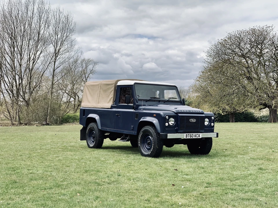 2011 Land Rover Defender 110 - Image 23 of 31