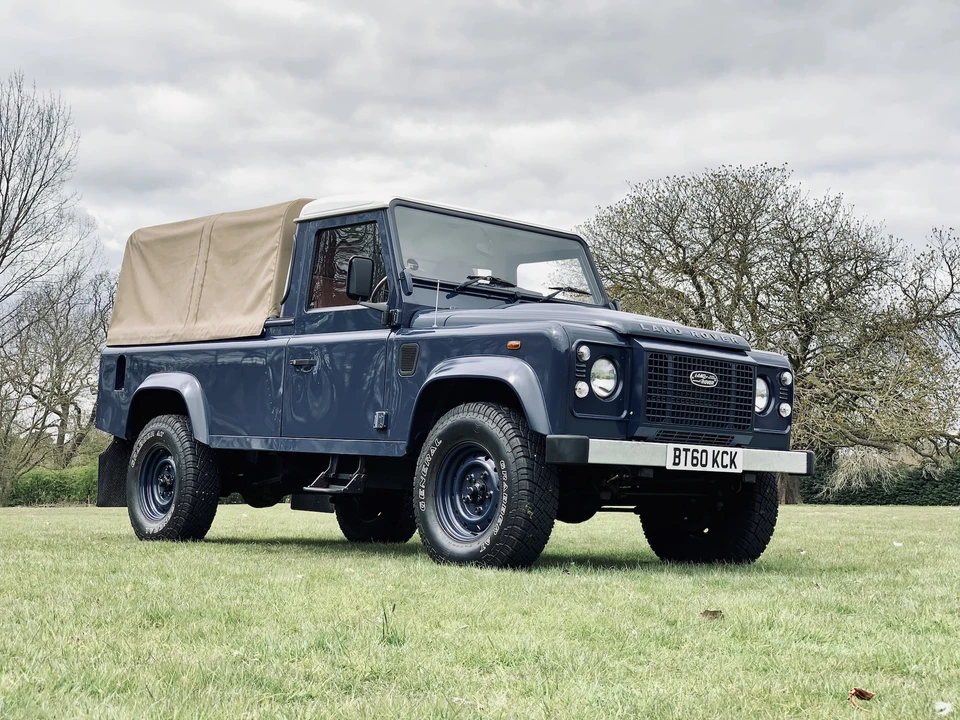 2011 Land Rover Defender 110 - Image 11 of 31