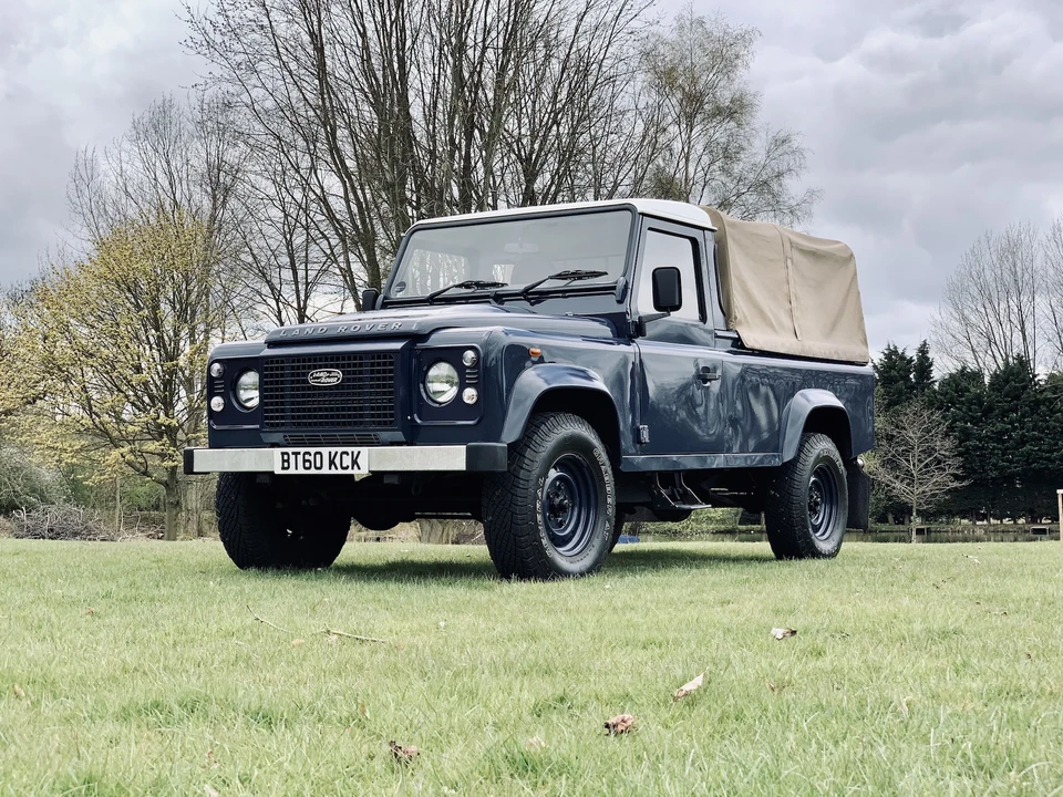 2011 Land Rover Defender 110 - Image 5 of 31