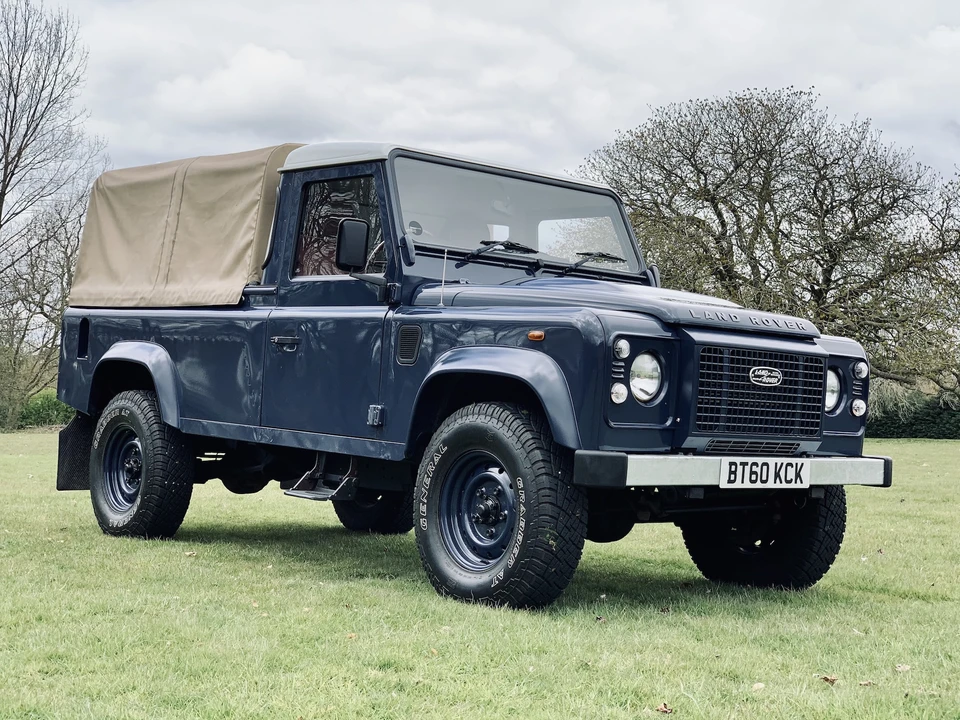 2011 Land Rover Defender 110 - Image 9 of 31