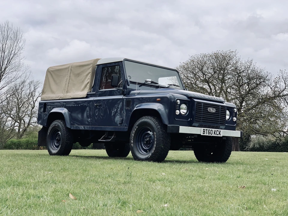 2011 Land Rover Defender 110 - Image 10 of 31