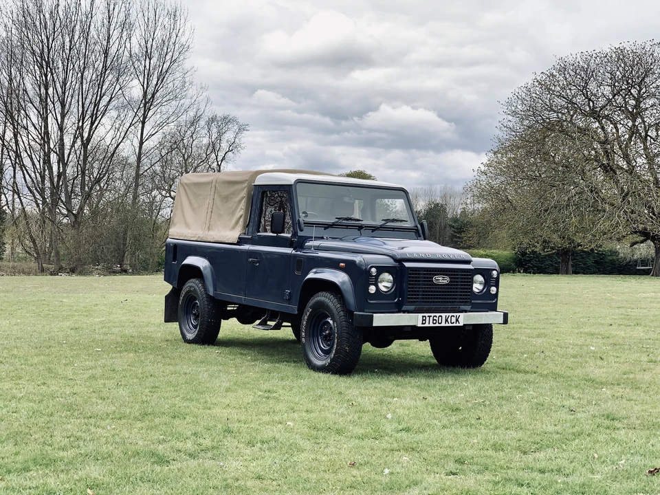2011 Land Rover Defender 110 - Image 13 of 31