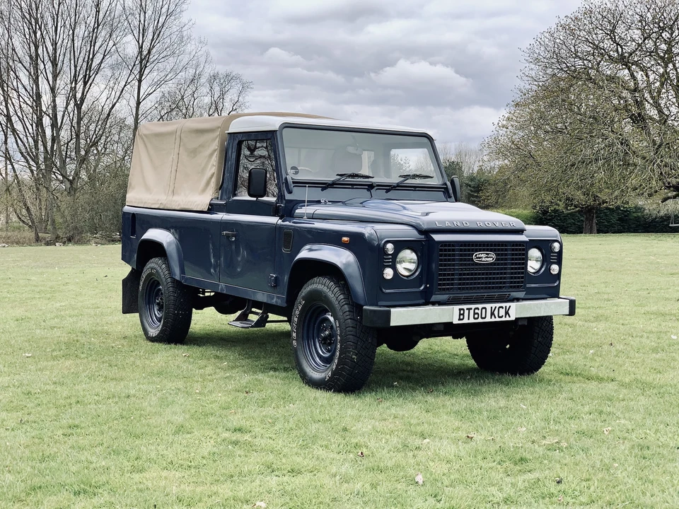 2011 Land Rover Defender 110 - Image 14 of 31